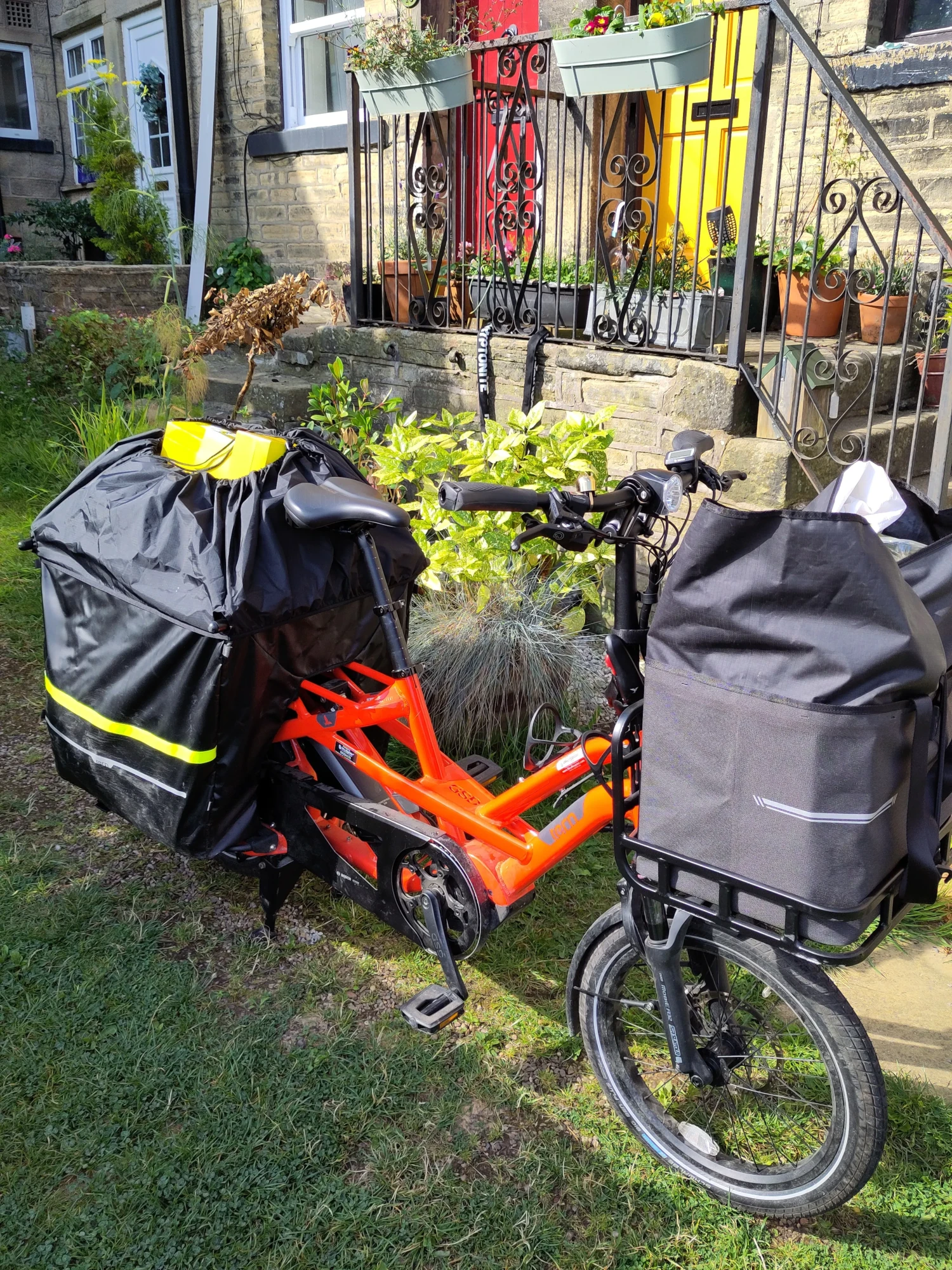 Tern GSD bike loaded with shopping